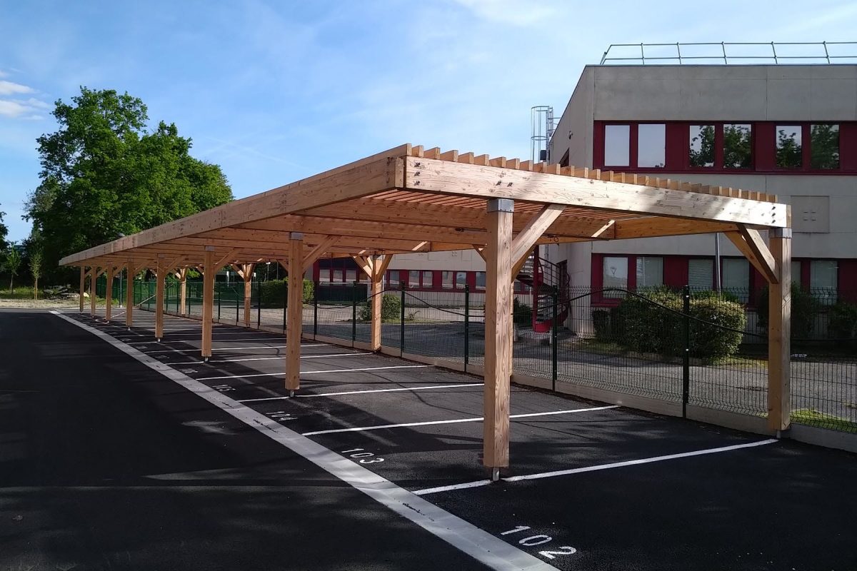 merignac Pergola parking Mérignac - Finition douglas naturel (sur demande spéciale) - Toiture à claire-voie 95 mm (sur demande spéciale)