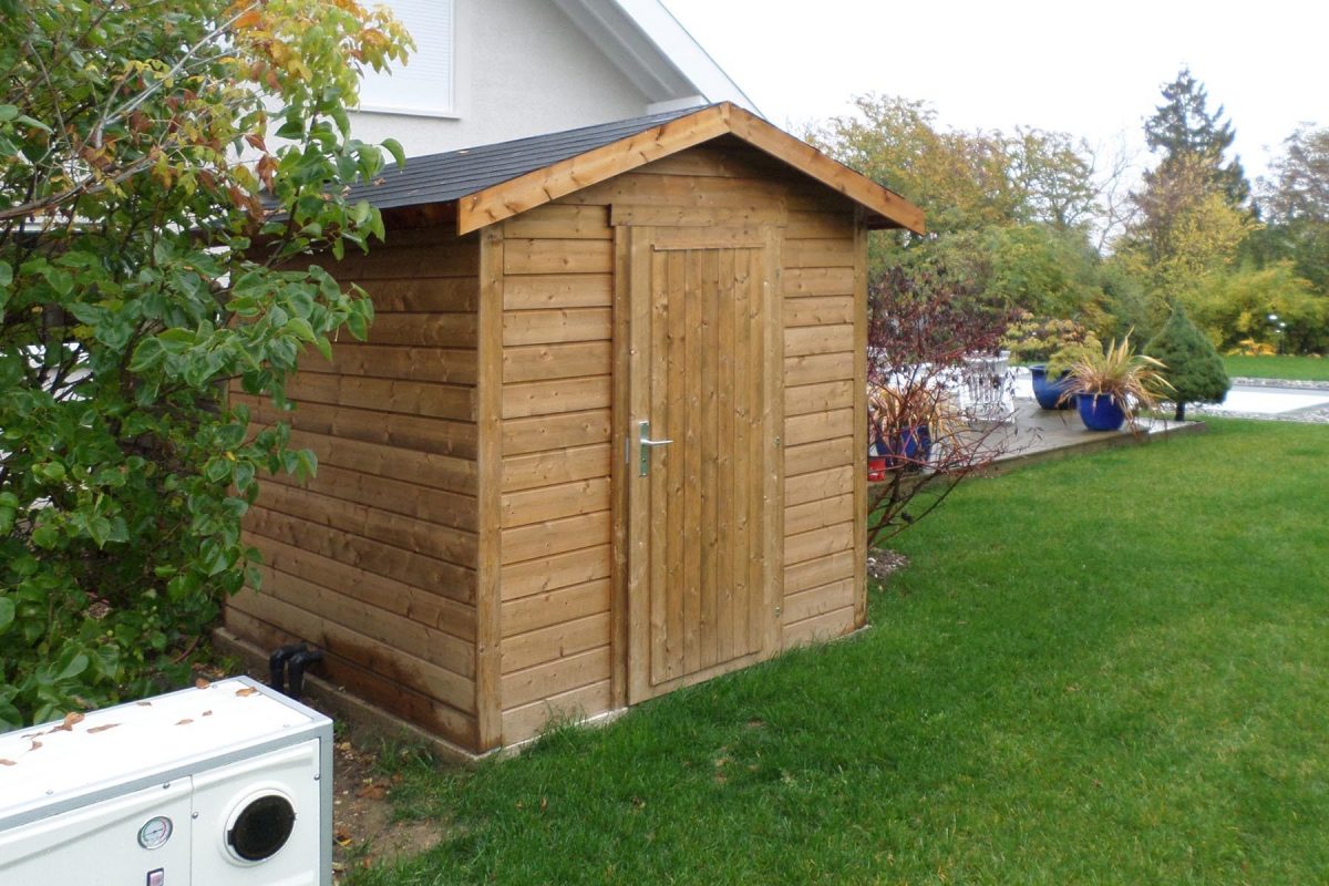 millau Abri de jardin bois Millau - Finition autoclave marron - Bardeaux bitumeux noir - Attention : nouveau bardage faux claire-voie horizontal