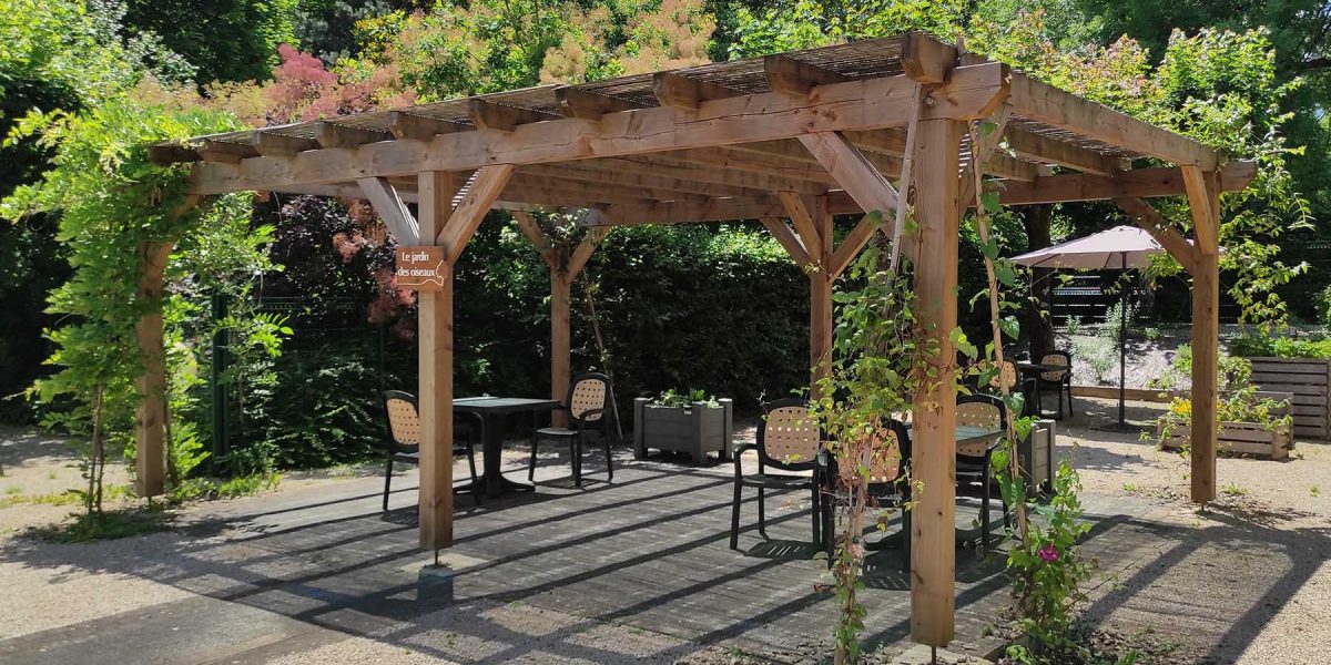 pergola-bois-la-rochelle-ehpad-eclaircie