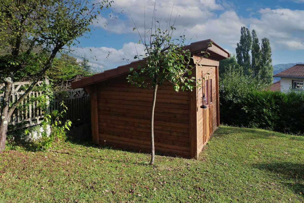 vernon Abri de jardin bois Vernon - Tuiles non incluses dans le kit - Attention : nouveau bardage faux claire-voie horizontal