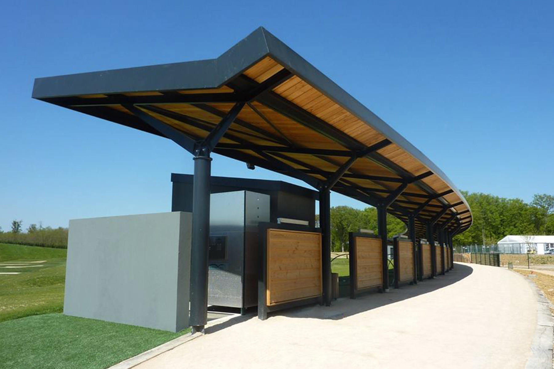 habillages-bois-sur-mesure-golf-de-mionnay